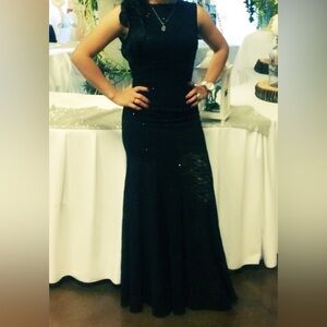 Sophisticated Black Maxi Dress